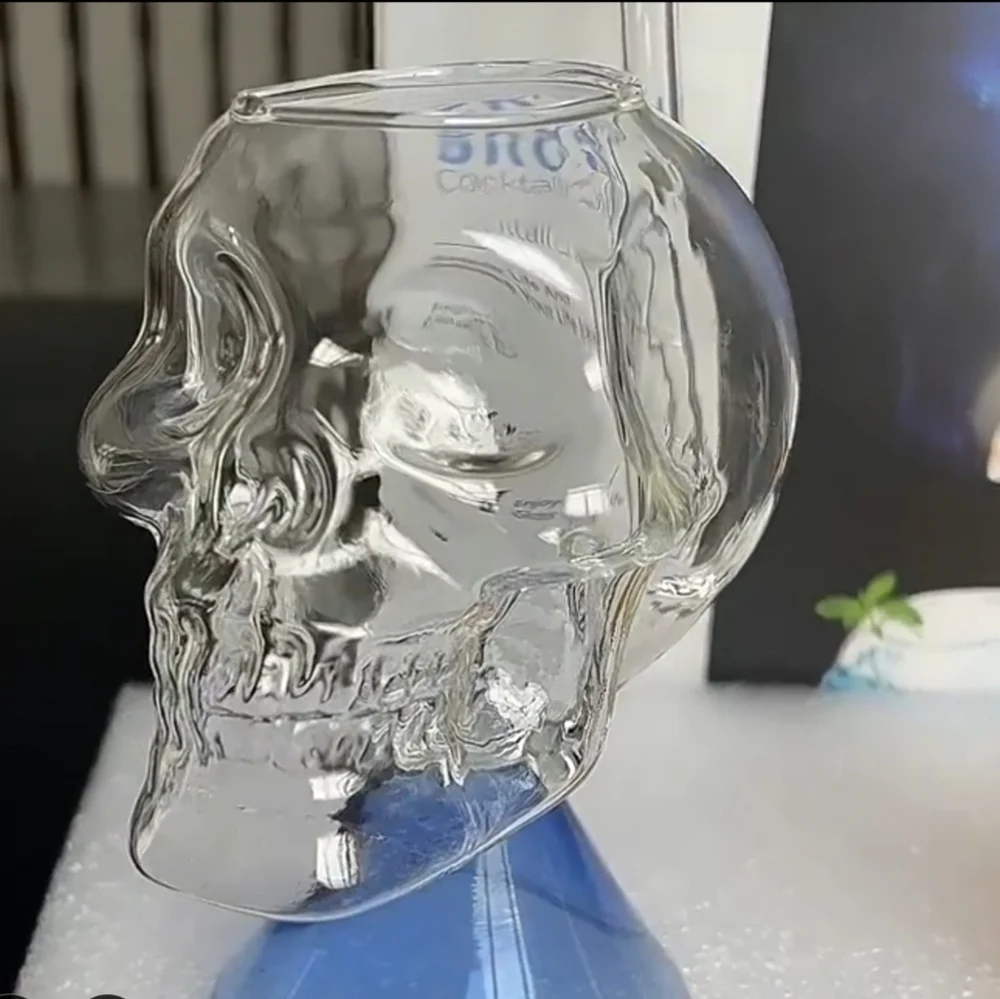 Vampire Skull Straw Glass